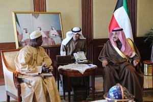 الشيخ صباح الخالد خلال لقائه القائم باعمال بوركينا فاسو
