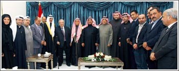 الرئيس العراقي جلال طالباني مستقبلا الوفد الصحافي الكويتي بحضور القائم بالاعمال لدى سفارتنا في بغداد خالد الجناعي ونقيب الصحافيين العراقيين مؤيد اللامي 	ماجد السابج﻿