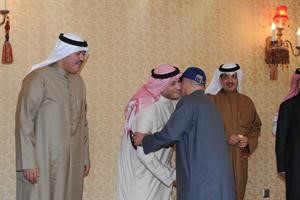 عسكر يستقبل عاشور ويبدو محمد البراك﻿