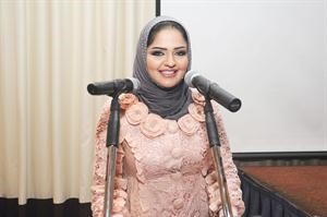 عريفة الحفل﻿