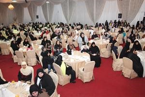 جموع من ناخبات الاولى في حفل الاستقبال﻿