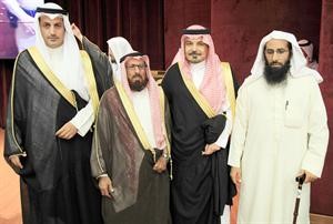 امير منطقة المدينة المنورة الامير عبدالعزيز بن ماجد بن عبدالعزيز مع رماح القحطاني ووالده ونائب القنصل في جدة سلطان السبيعي﻿