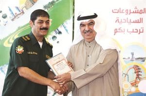 خالد الغانم مكرما سعد العثمان
