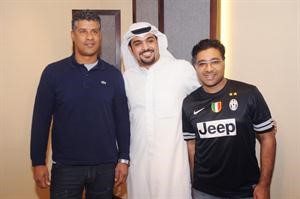 مايك مبلتع مع المترجم عبدالعزيز المنصور ورايكارد