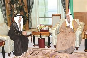 صاحب السمو الامير الشيخ صباح الاحمد خلال لقائه جاسم الخرافي امس
