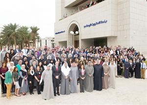 الادارة التنفيذية مع مجموعة من الموظفين الجدد﻿
