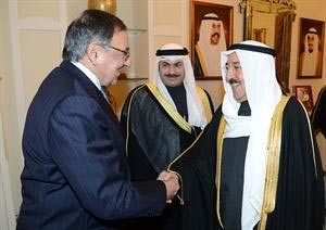 صاحب السمو الامير الشيخ صباح الاحمد مستقبلا وزير الدفاع الاميركي
