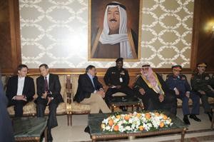 الشيخ احمد الخالد في استقبال وزير الدفاع الاميركي