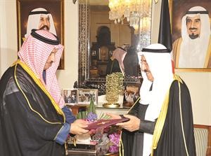 صاحب السمو الامير الشيخ صباح الاحمد يتسلم التشكيل الوزاري الجديد من سمو رئيس الوزراء
