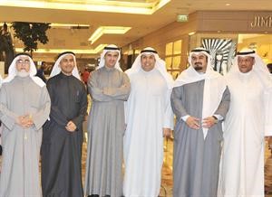 صقر البدر وفهد العبدالجليل وعبدالعزيز العنجري وعبدالله الملا ومناف الهاجري وعبدالمحسن الخرافي
