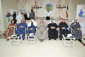 الشيخ سلمان الحمود وعبدالله الفارس في مقدمة الحضور بالحفل 	اسامة ابوعطية﻿