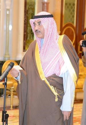 الشيخ صباح الخالد خلال تادية اليمين
