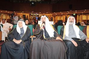 دعبدالله المعتوق متحدثا ومتوسطا يوسف الحجي واحمد سعد الجاسر﻿