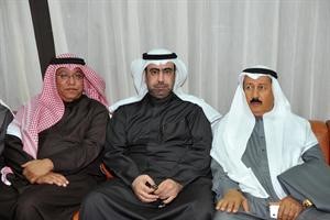 جواد بوخمسين مع المهنئين﻿