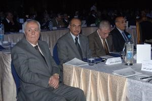 درشيد الحمد ودمفيد شهاب ويحيى الجمل
