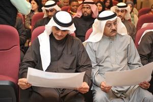 الشيخ احمد مشعل الاحمد يطلع على المخطط الهيلكي للمشروع
