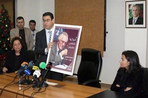 وزير الاتصالات نيقولا صحناوي خلال اطلاق الطابع التذكاري للراحل غسان تويني محمود الطويل