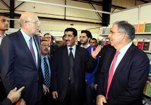 نجيب ميقاتي في جناح الكويت بالمعرض
