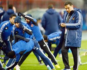 لاعبو الاهلي يواصلون تدريباتهم استعدادا للقاء مونتيري المكسيكي﻿