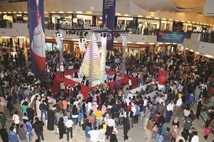 جماهير غفيرة حضرت الاحتفال الكبير للوطنية للاتصالات في الافنيوز	قاسم باشا﻿