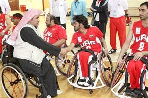 شافي الهاجري يهنئ لاعبي الامارات بعد فوزهم﻿