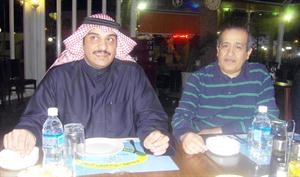 الزميل راشد الرويشد مع القائم بالاعمال في سفارتنا لدى بغداد خالد الجناعي﻿