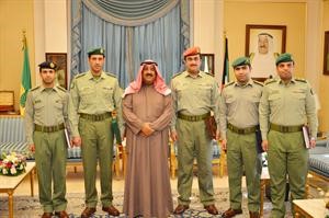 الشيخ مشعل الاحمد خلال لقائه الضباط المكرمين﻿