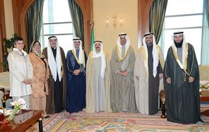 صاحب السمو الامير الشيخ صباح الاحمد اثناء استقباله رئيس مجلس الامة علي الراشد واعضاء مكتب المجلس مبارك الخرينج وكامل العوضي وديوسف الزلزلة ودمعصومة المبارك وصفاء الهاشم وامين عام المجلس
