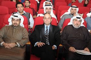 دشفيق الغبرا في مقدمة الحضور
