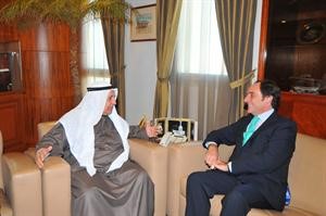 علي الغانم مستقبلا باولو بورتاس﻿