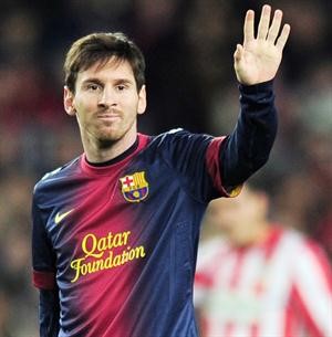 ميسي باقٍ في برشلونة حتى 2018 وتشافي وبويول مستمران