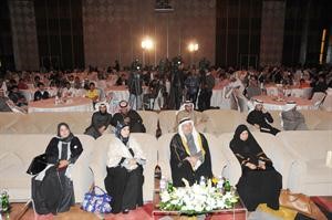 دعادل الفلاح مع الحضور في اللقاء انور الكندري