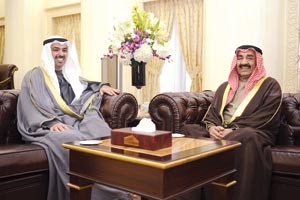 رئيس مجلس الامة علي الراشد خلال استقباله رئيس مجلس الامة السابق جاسم الخرافي