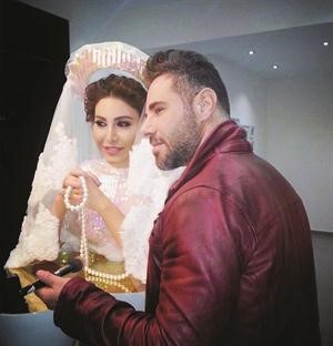 يارا متالقة كالعروس مع خبير التجميل فادي قطايا