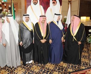 جاسم الخرافي والشيخ علي الجراح يهنئان السفير عبدالعزيز الفهيد	 اسامة ابوعطية﻿