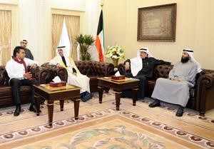 رئيس مجلس الامة علي الراشد خلال استقباله راجا بكسا ﻿