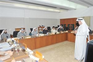 معادل الخرافي يشرح للنواب الحضور سبل ترتيب الاولويات﻿