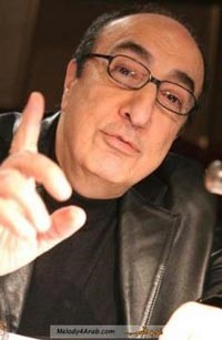 الياس الرحباني مستهزئاً: "كل سنتم من قياس سكربينتك بيزيد ملم من أوتارك الصوتية" 