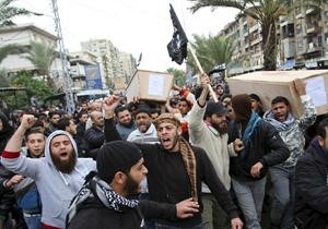 لبنانيون غاضبون يشيعون ثلاثة من قتلى كمين تلكلخ في طرابلس امس افپ