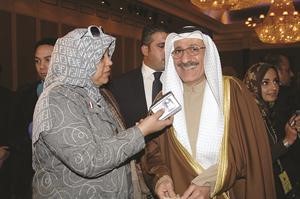 هاني حسين متحدثا للزميلة هناء السيد