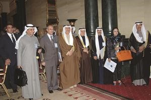 سفيرنا بمصر درشيد الحمد مع هاني حسين وعباس النقي والوفد الكويتي المشارك في الاجتماعناصر عبدالسيد