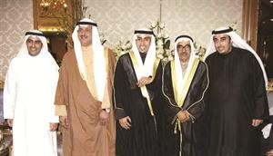 المعرس مع والده وشقيقيه بدر ومحمد الربيعة ووالد العروس عبدالمحسن الصبيح﻿