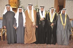 ناصر الساير وفهد المعجل يباركان﻿