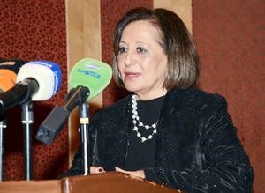 الكاتبة القديرة عواطف البدر