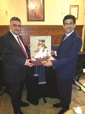 المستشار بدر الطريري مكرما دعبدالرحمن الرضوان﻿