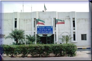 تصادم بين مواطن وآسيوي يكشف عن سكر الأخير وحيازته زجاجة خمر محلية