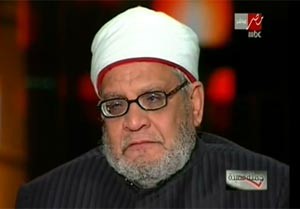 بالفيديو.. شيخ من الأزهر يبكي على الهواء في برنامج منى الشاذلي قائلاً: «إلى الله نشكو»