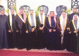 الشيخ دابراهيم الدعيج ومحمد ضيف الله شرار والشيخ امير المالك والحميدي الجلال يباركون﻿