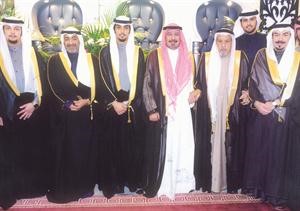 الشيخ دمحمد الصباح والشيخ عبدالله الصباح ومشبب الجلال وناصر الجلال مع المعرس ووالده﻿
