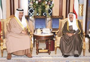 صاحب السمو الامير الشيخ صباح الاحمد مستقبلا سمو رئيس الوزراء الشيخ جابر المبارك﻿